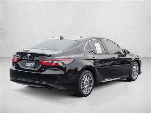 Used 2024 Toyota Camry LE image 5