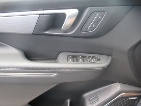 Used 2025 Buick Enclave Preferred AWD/4WD image 20
