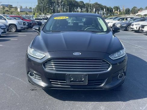 Used 2014 Ford Fusion SE w/ Equipment Group 202A FWD image 2