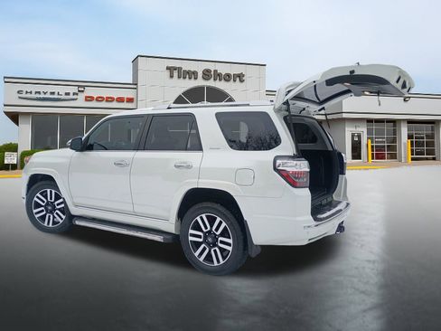 Used 2020 Toyota 4Runner image 31