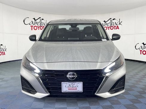 Used 2024 Nissan Altima 2.5 SV image 3