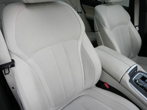 Certified 2022 BMW X5 xDrive45e image 13