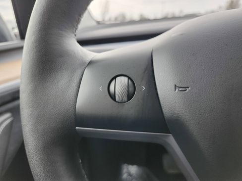 Used 2024 Tesla Model Y Long Range image 38