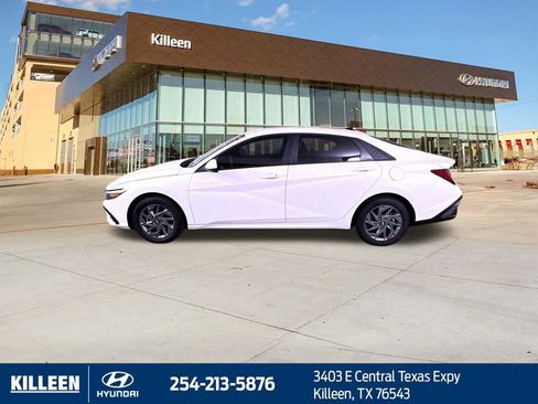 New 2025 Hyundai Elantra Blue image 4