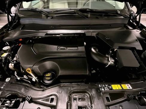 Certified 2025 Land Rover Discovery Sport S image 9