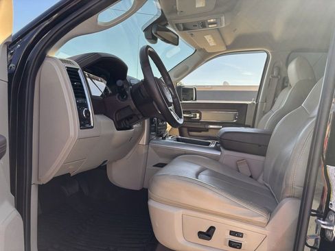 Used 2018 RAM 2500 Laramie w/ Convenience Group image 11