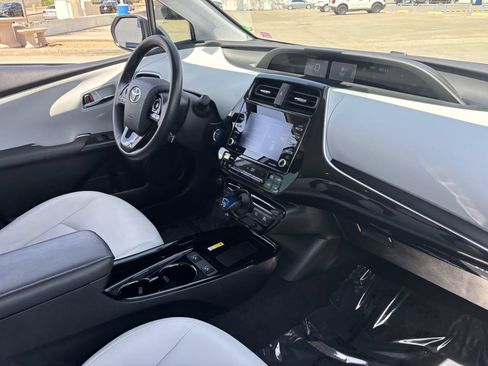 Used 2021 Toyota Prius XLE w/ Carpet Mat Package (TMS) AWD/4WD image 12