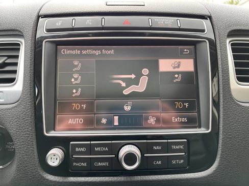 Used 2016 Volkswagen Touareg Executive AWD/4WD image 15