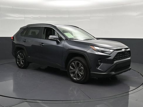 Used 2025 Toyota RAV4 XLE Premium w/ Weather Package AWD/4WD image 5