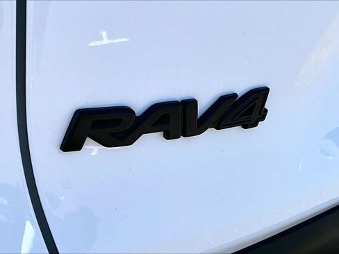 Certified 2023 Toyota RAV4 LE FWD image 30