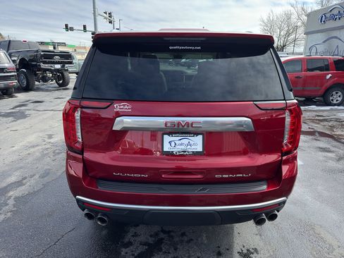 Used 2024 GMC Yukon Denali w/ Advanced Technology Package image 7