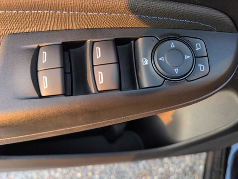 Used 2025 Buick Envista Sport Touring image 12