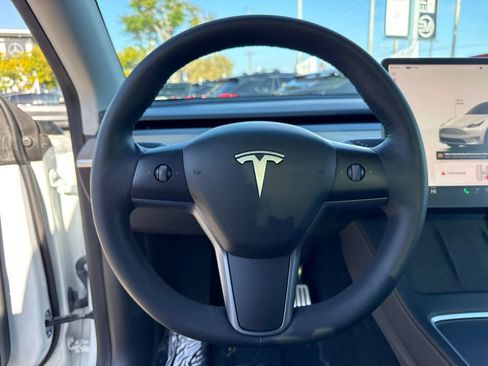 Used 2022 Tesla Model Y Performance AWD/4WD image 28