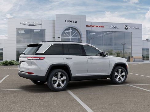 New 2025 Jeep Grand Cherokee Limited w/ Trailer Tow Package image 5