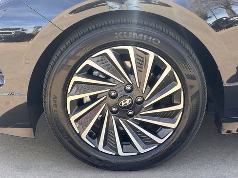 Used 2025 Hyundai Sonata Limited image 11