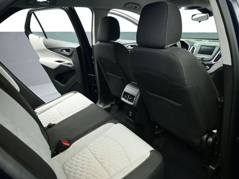Used 2021 Chevrolet Equinox LS image 33