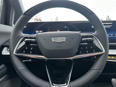 New 2026 Cadillac Optiq Luxury 1 image 24