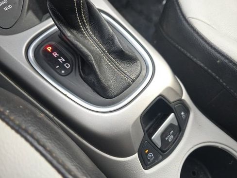 Used 2019 Jeep Compass Latitude w/ Popular Equipment Group image 16