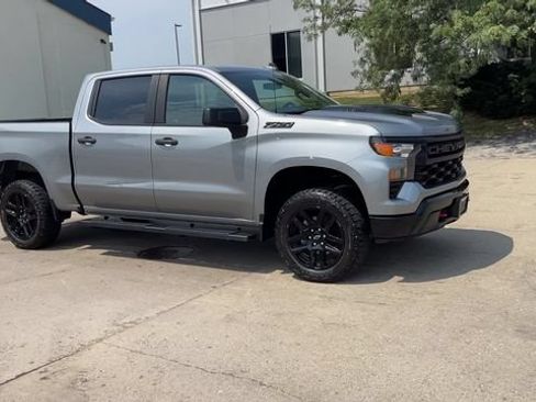 Used 2024 Chevrolet Silverado 1500 Custom Trail Boss w/ LPO, Dark Essentials Package AWD/4WD image 2