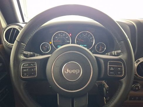 Used 2016 Jeep Wrangler Unlimited Sahara w/ Dual Top Group AWD/4WD image 22