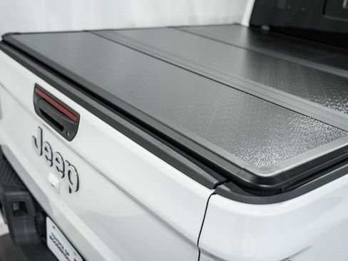 Used 2021 Jeep Gladiator Overland w/ Popular Equipment Package image 8