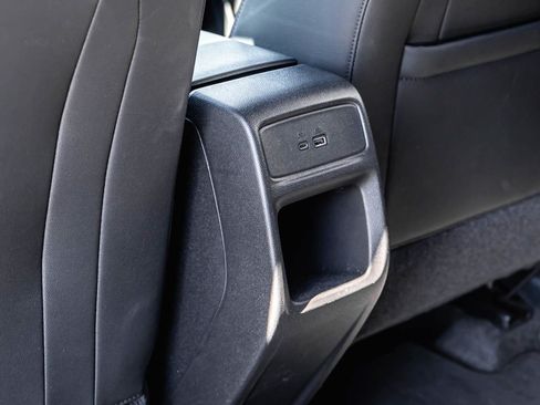 Used 2024 Chevrolet Trax RS FWD image 19