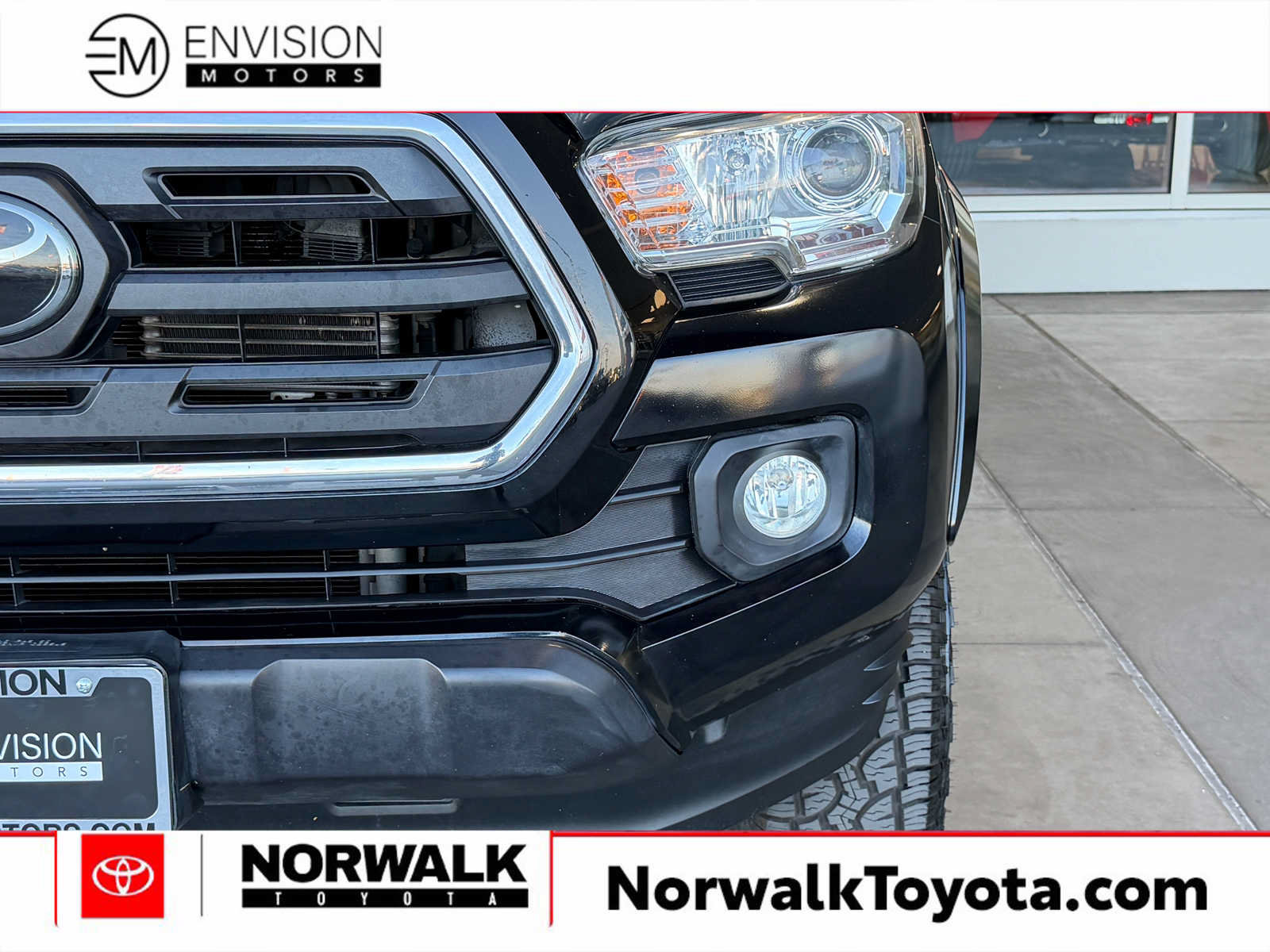 Used 2019 Toyota Tacoma SR5 RWD image 5