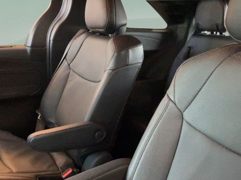 Certified 2025 Toyota Sienna Limited AWD/4WD image 26