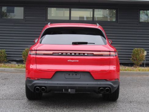 Used 2025 Porsche Cayenne image 6