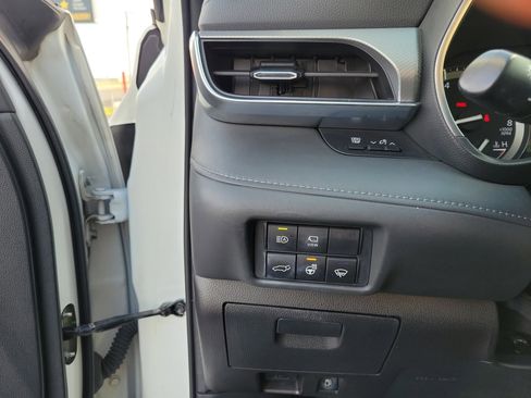 Used 2021 Toyota Highlander Platinum image 20