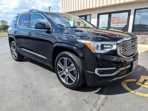 Used 2018 GMC Acadia Denali w/ Technology Package image 2
