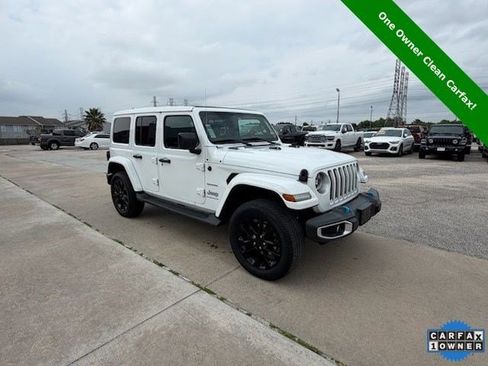 Used 2023 Jeep Wrangler Sahara w/ Cold Weather Group AWD/4WD image 5