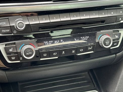 Used 2018 BMW 330e w/ Convenience Package image 21