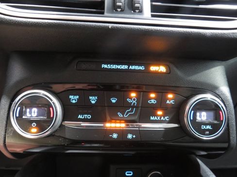 Used 2021 Ford Escape SE w/ Convenience Package FWD image 20