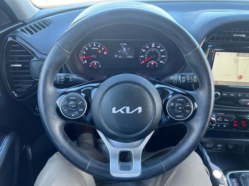 Used 2022 Kia Soul EX image 15