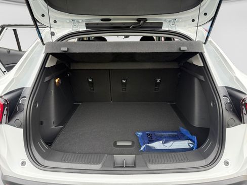 New 2026 Chevrolet Trax LT w/ LPO, Blackout Package FWD image 17