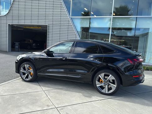 Used 2022 Audi e-tron Prestige image 8