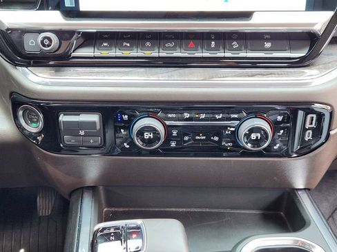 Used 2025 Chevrolet Silverado 1500 LTZ AWD/4WD image 20