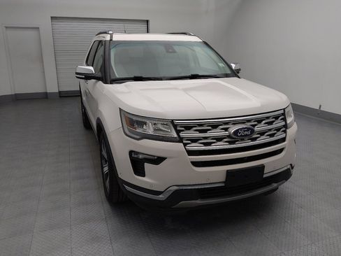 Used 2019 Ford Explorer Limited w/ Limited Luxury Package FWD image 14
