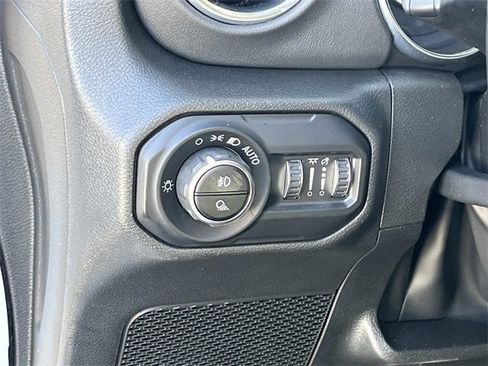 Used 2022 Jeep Gladiator Overland w/ Popular Equipment Package image 26