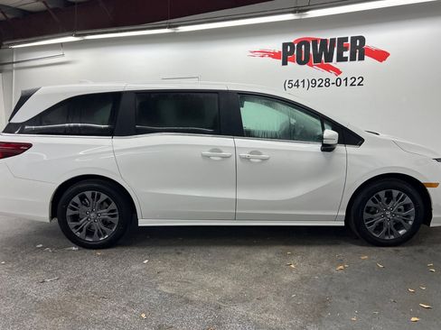 New 2026 Honda Odyssey Touring image 2