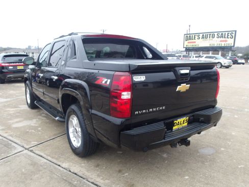 Used 2013 Chevrolet Avalanche LT w/ Suspension Package, Off-Road image 13