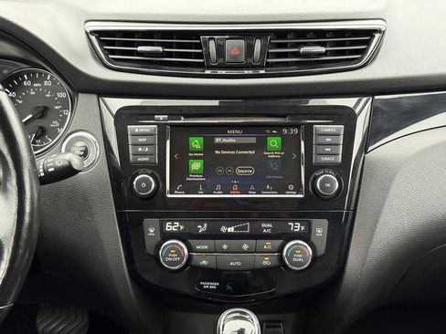 Used 2021 Nissan Rogue Sport SL w/ Premium Package image 17