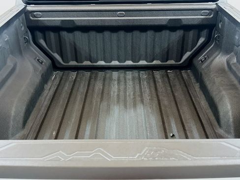 Used 2024 GMC Canyon Elevation w/ Elevation Premium Package RWD image 23