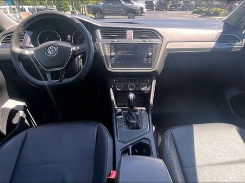 Used 2021 Volkswagen Tiguan SE FWD image 15