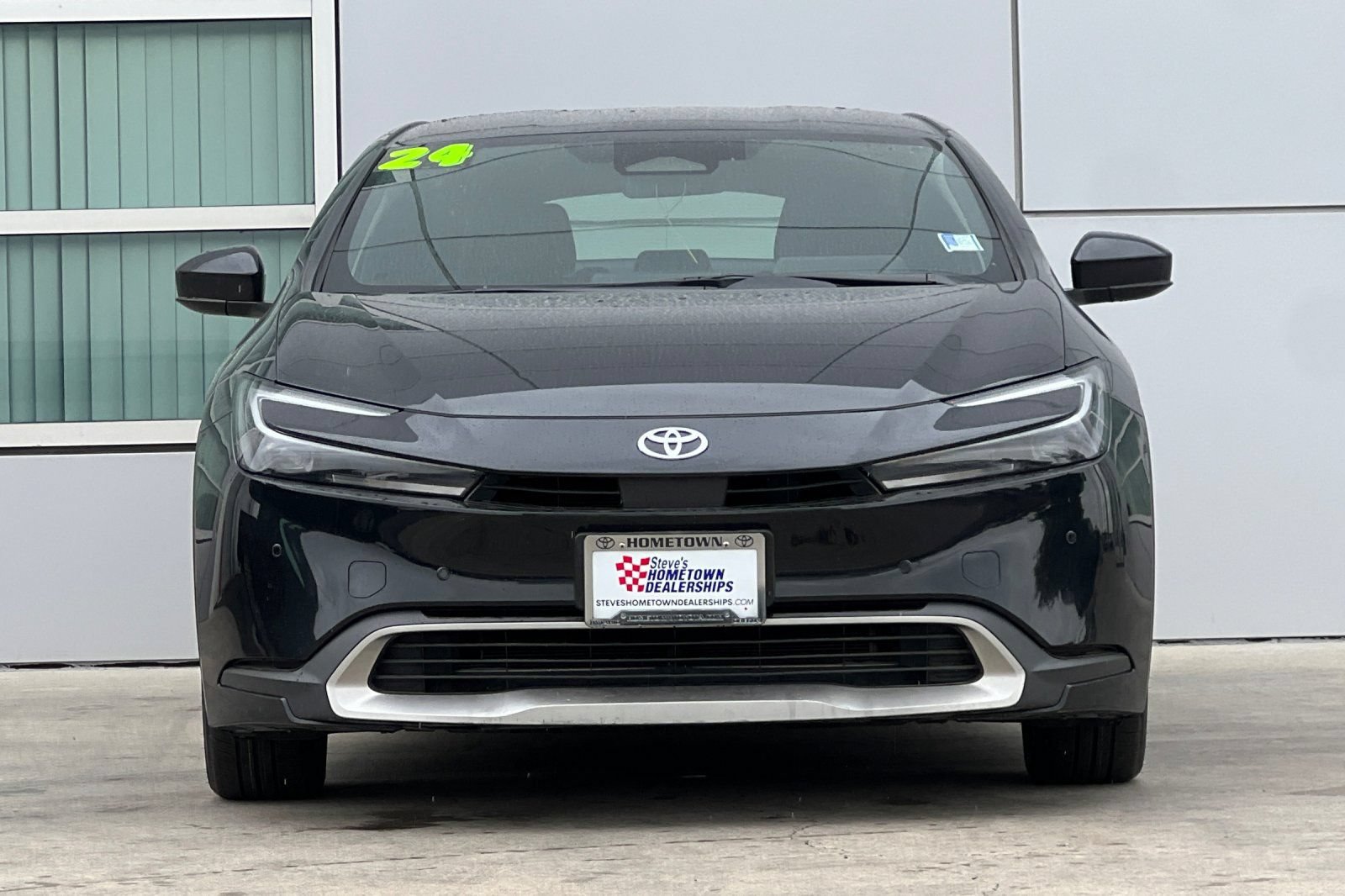 Used 2024 Toyota Prius Prime FWD image 6