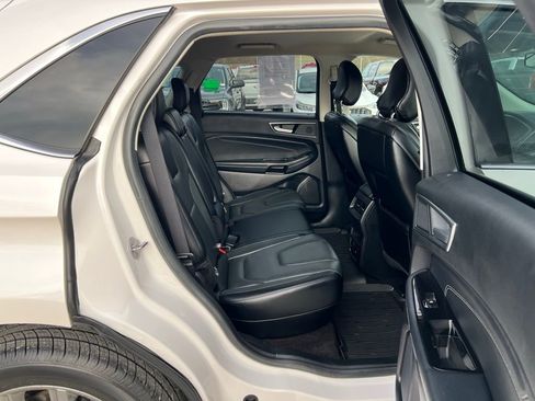 Used 2019 Ford Edge Titanium image 19
