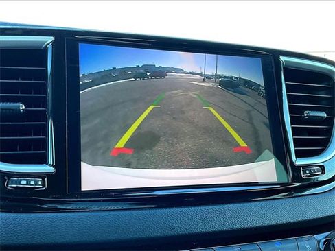 Used 2024 Chrysler Pacifica Touring-L image 25