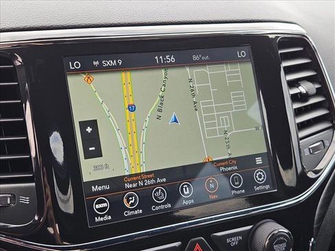 Used 2022 Jeep Grand Cherokee Laredo X image 13