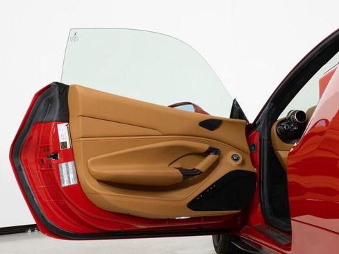 Used 2022 Ferrari F8 Tributo image 30